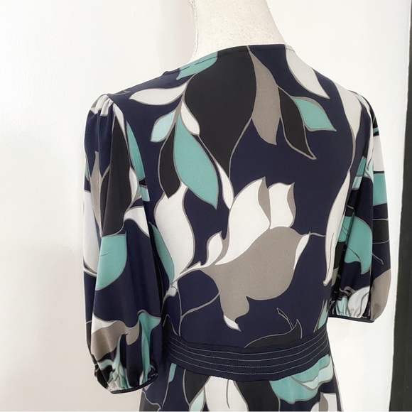 BCBGMAXAZRIA NAVY TURQUOISE FLORAL SURPLICE HALF SLEEVE KNEE LENGTH DRESS - XS - Picture 6 of 12